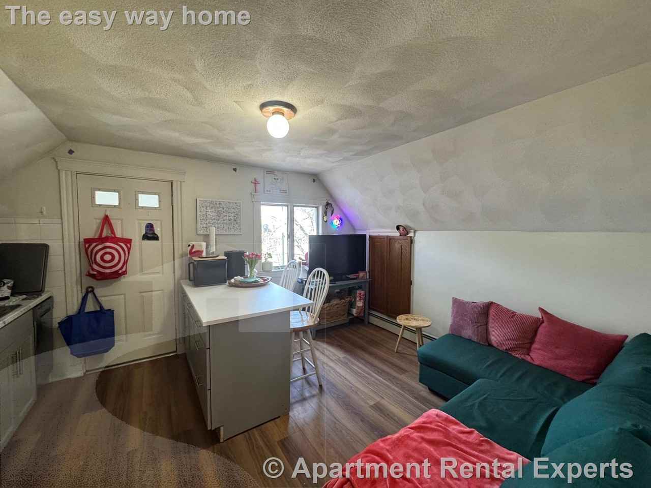 128 Boston Ave #3 - Photo 3 of 11