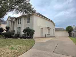 featured image of Lakeside Meadow Dr