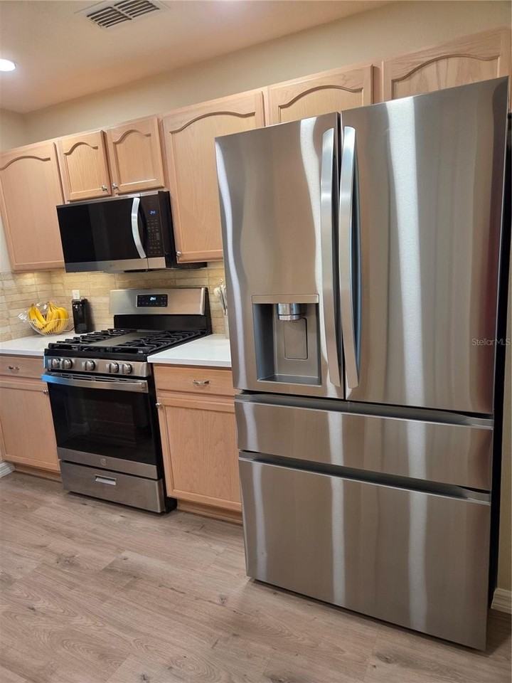 9827 Sw 96th St - Photo 5 of 24