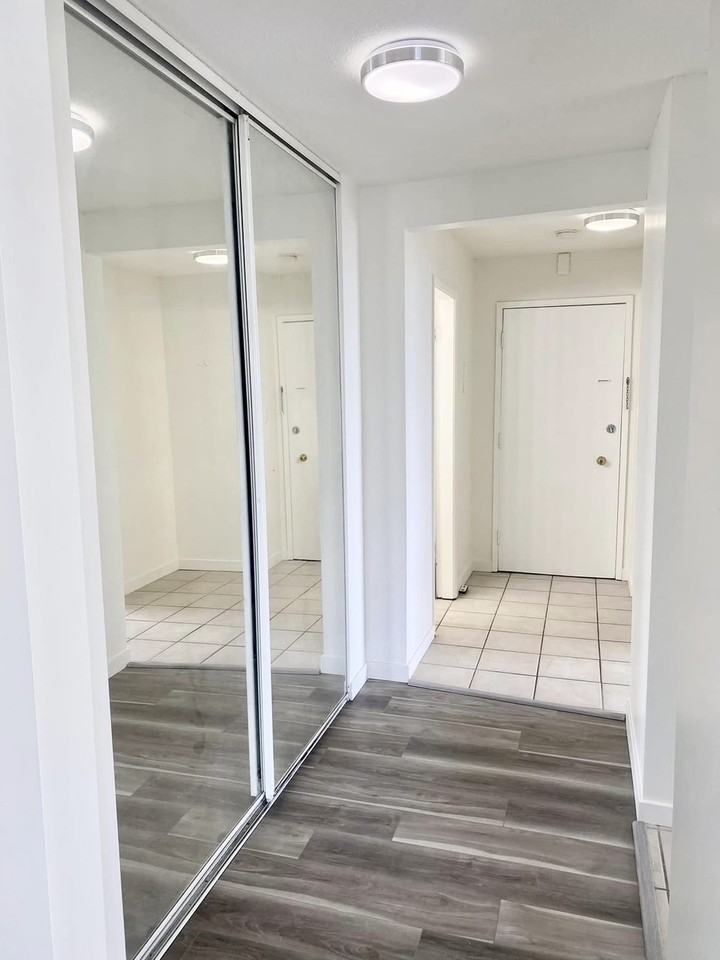 15158 Royal Ave - Photo 2 of 15