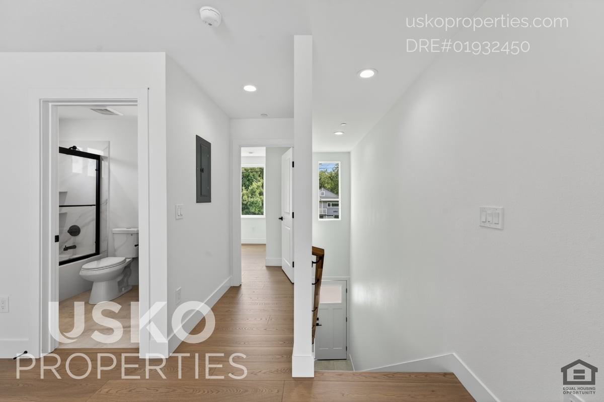 3243 Whale Alley - Photo 2 of 10