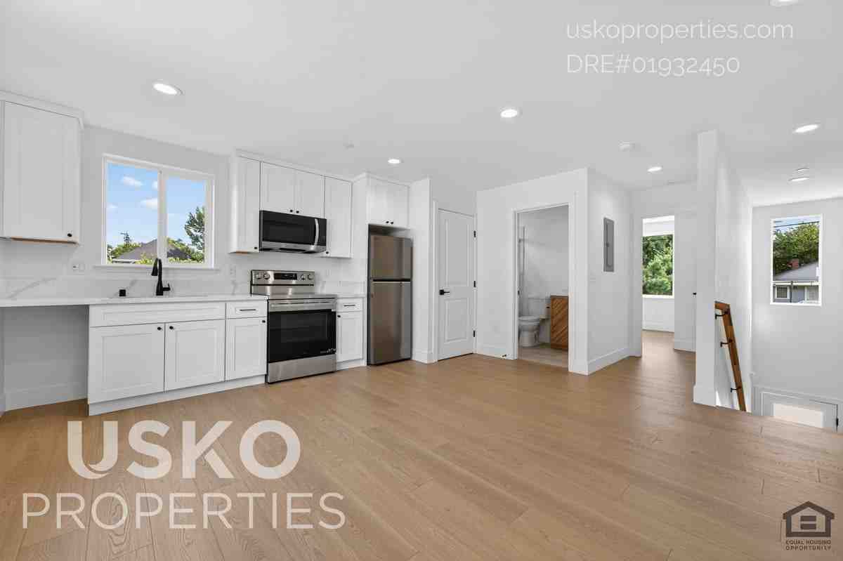 3243 Whale Alley - Photo 5 of 10