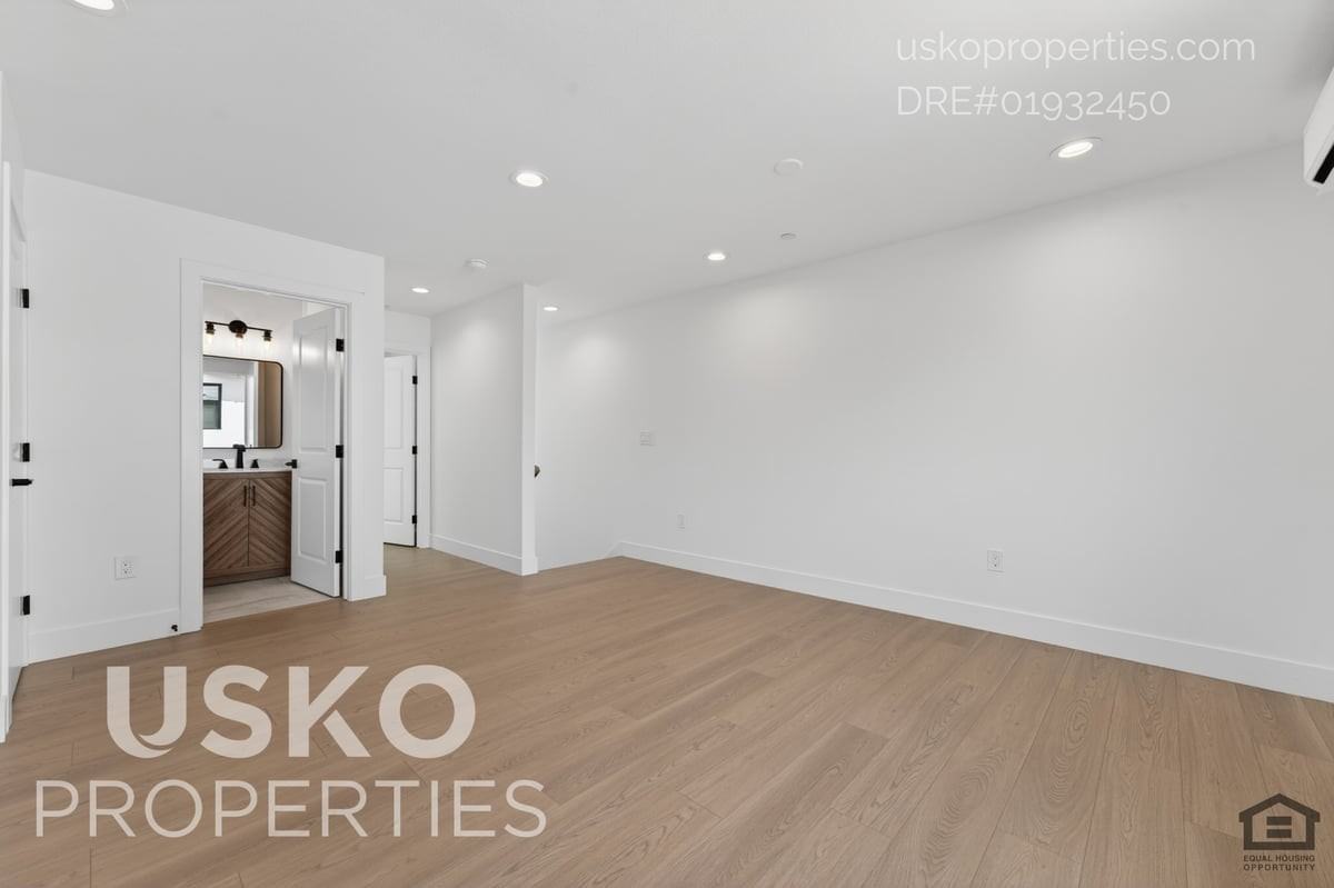 3243 Whale Alley - Photo 7 of 10