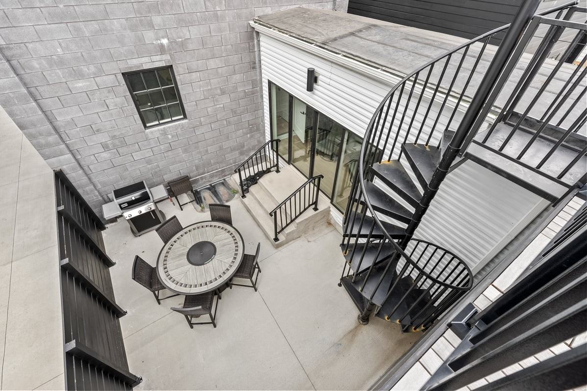 287 E Greenwood Ave - Photo 5 of 35