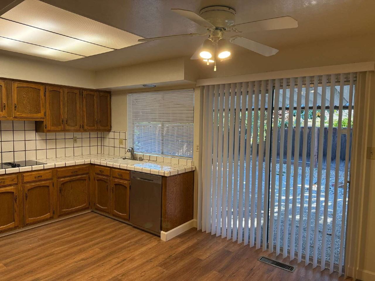 2276 Cherry Ave - Photo 4 of 10