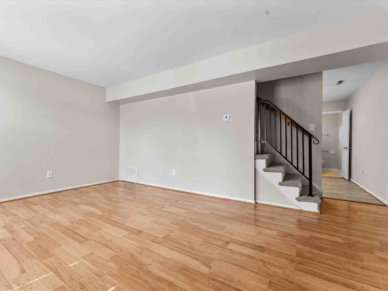 411 Roxana Rd - Photo 4 of 23
