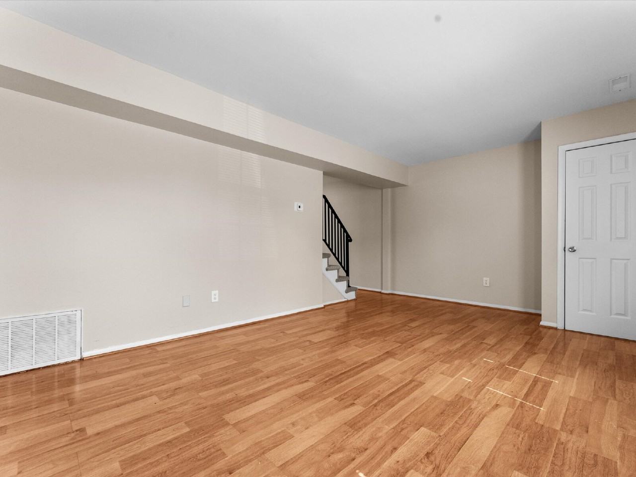 411 Roxana Rd - Photo 7 of 23