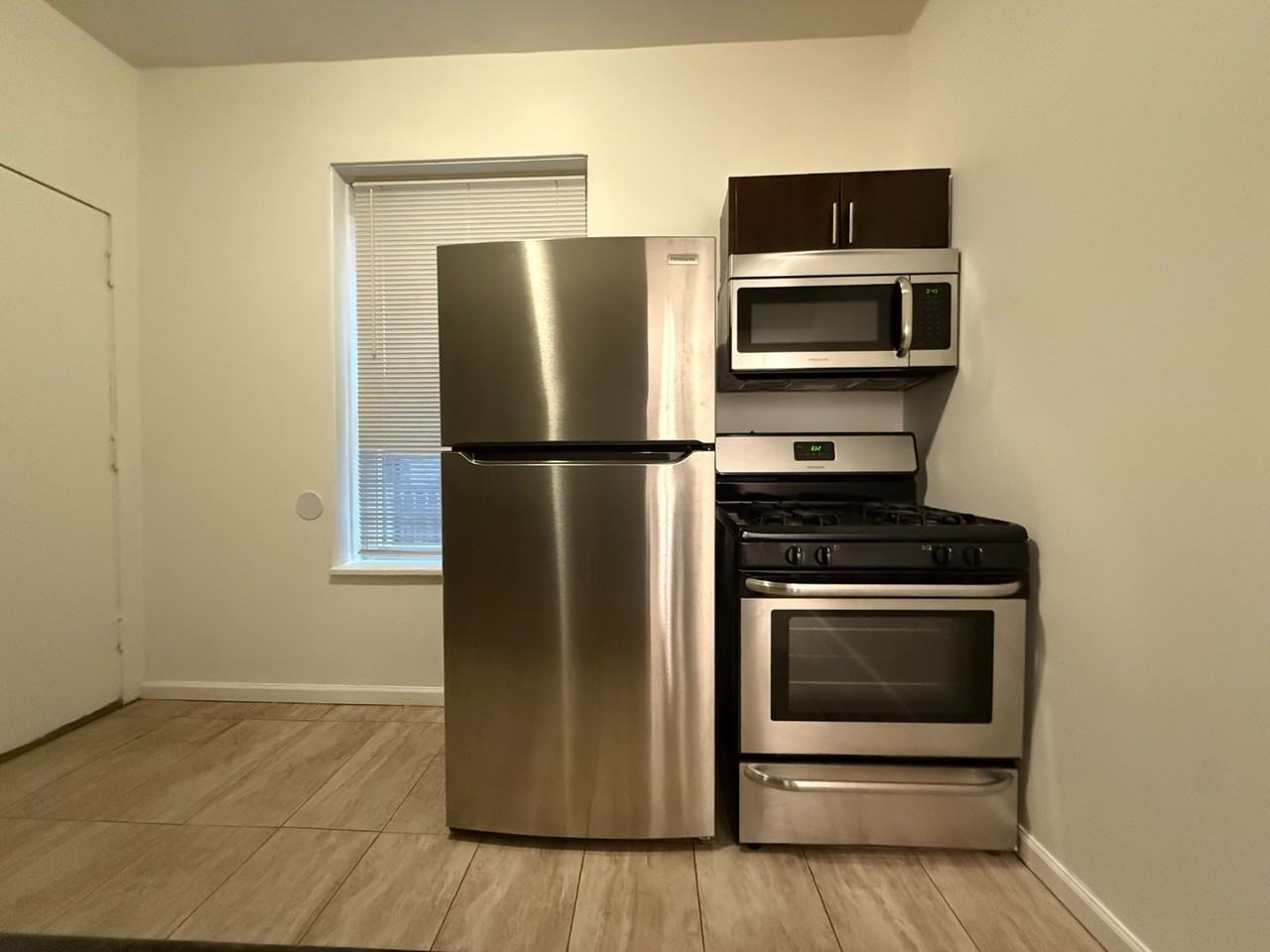 7531 N Rogers Ave #1 - Photo 2 of 9