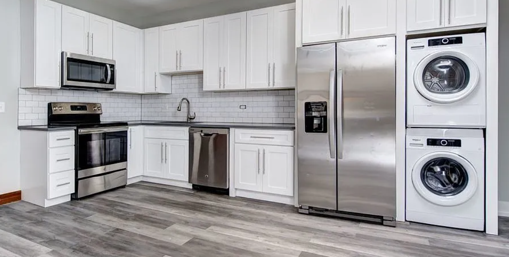 915 Pleasant St #2R - Photo 5 of 6