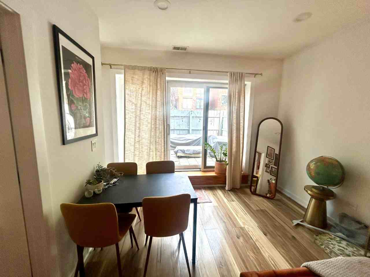 1806 N Paulina St #1F - Photo 3 of 11