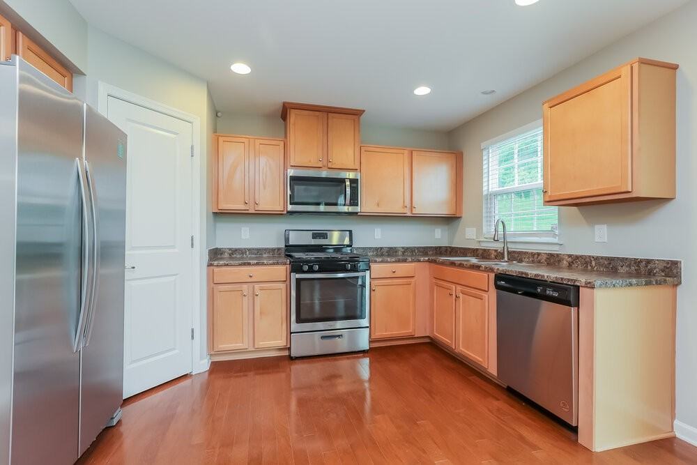408 Parmley Ln - Photo 7 of 17