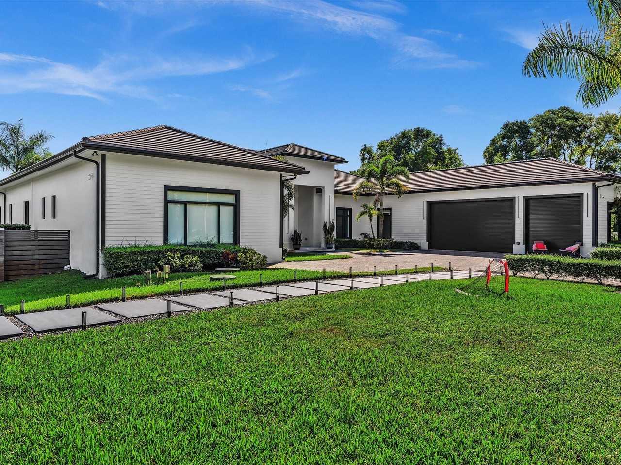 6122 Sw 173rd Way - Photo 4 of 50