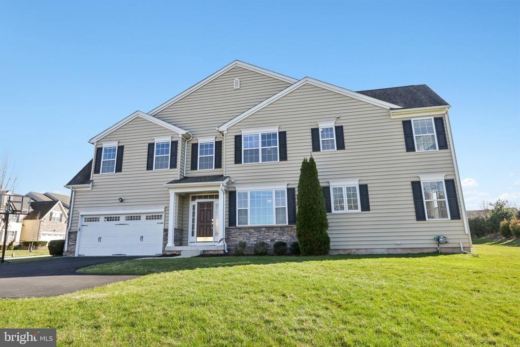 1035 Thorndale Dr - Photo 2 of 50