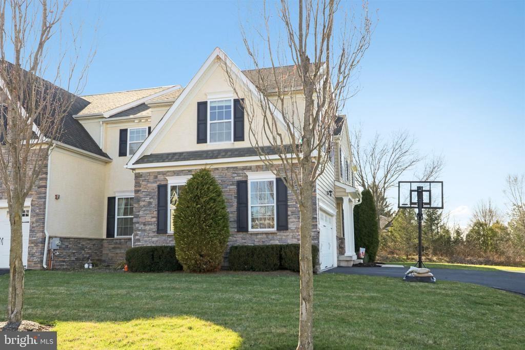 1035 Thorndale Dr - Photo 3 of 50