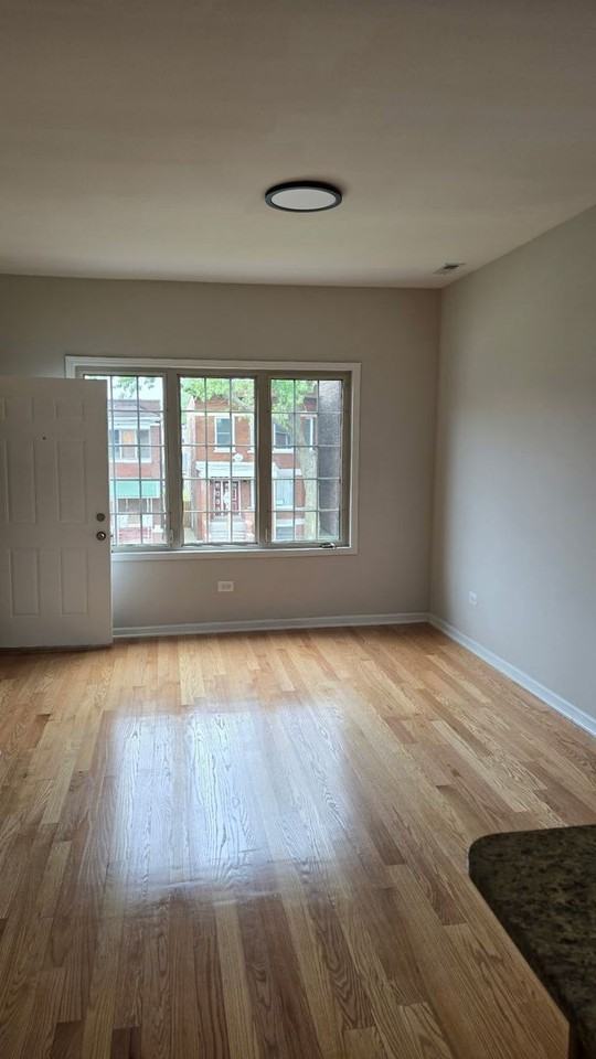 6834 S Dorchester Ave - Photo 3 of 25