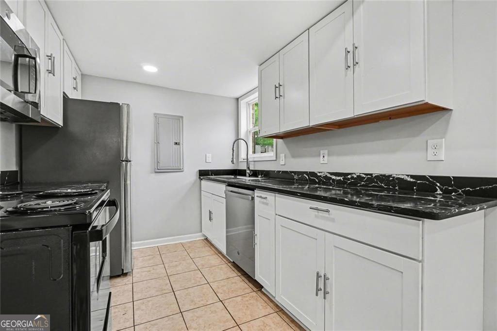 2952 N Dekalb Dr - Photo 3 of 14