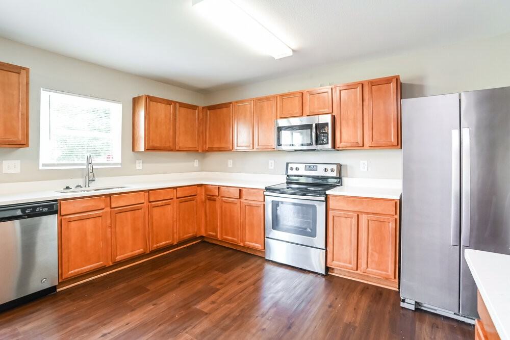 8210 Ainsworth St - Photo 6 of 17