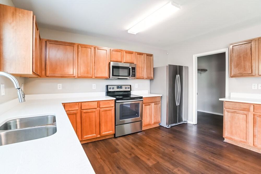 8210 Ainsworth St - Photo 7 of 17