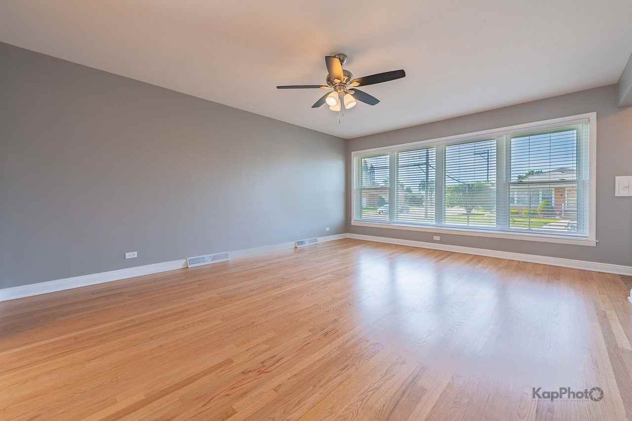 8500 W Carmen Ave - Photo 3 of 32