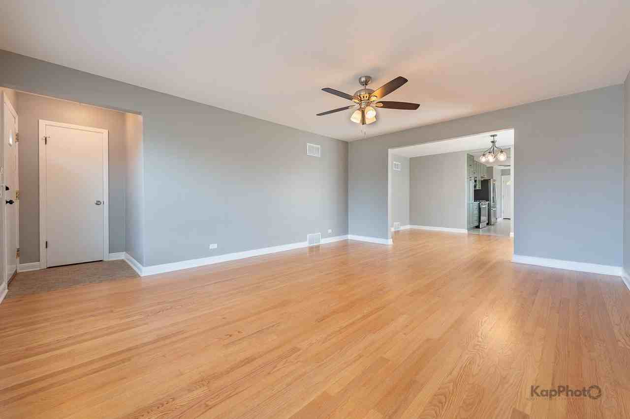 8500 W Carmen Ave - Photo 4 of 32