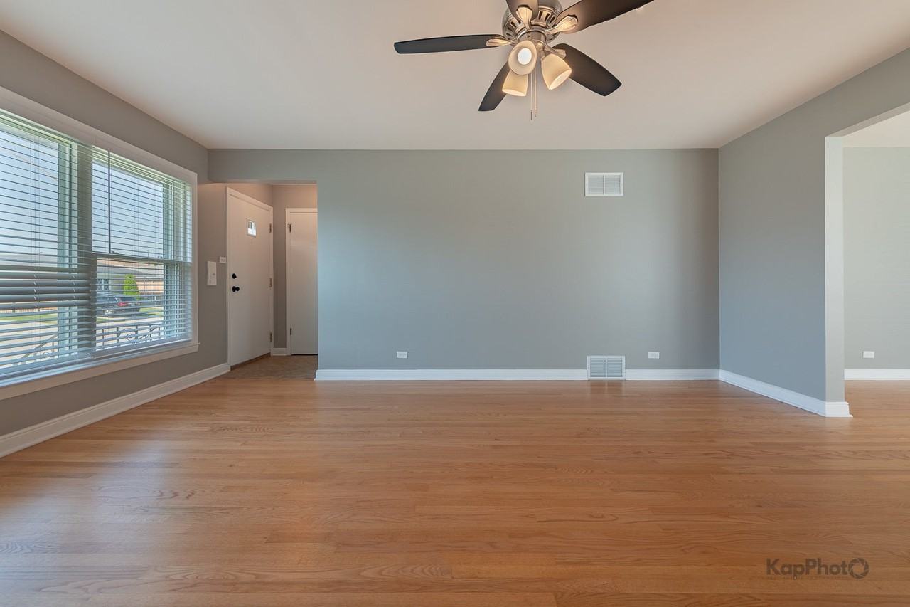 8500 W Carmen Ave - Photo 6 of 32