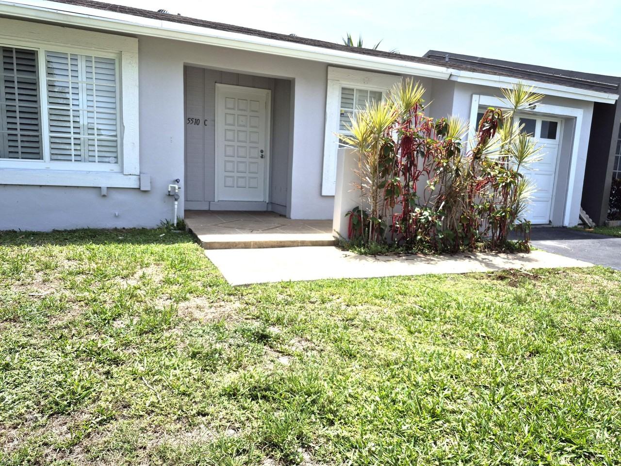 5510 Lakewood Cir S - Photo 2 of 33