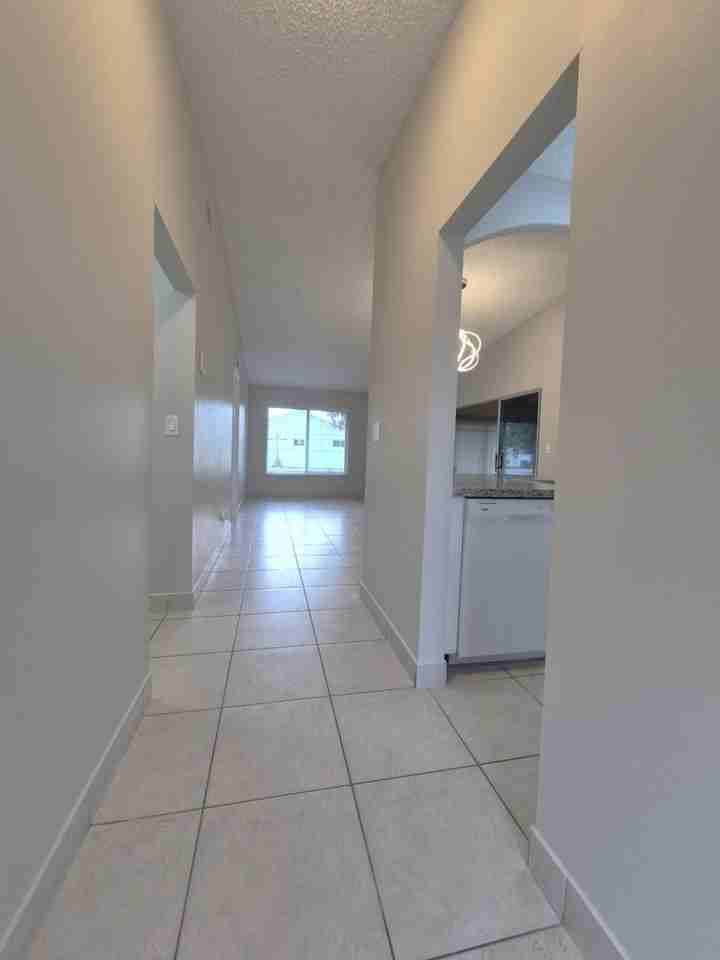 5510 Lakewood Cir S - Photo 7 of 33