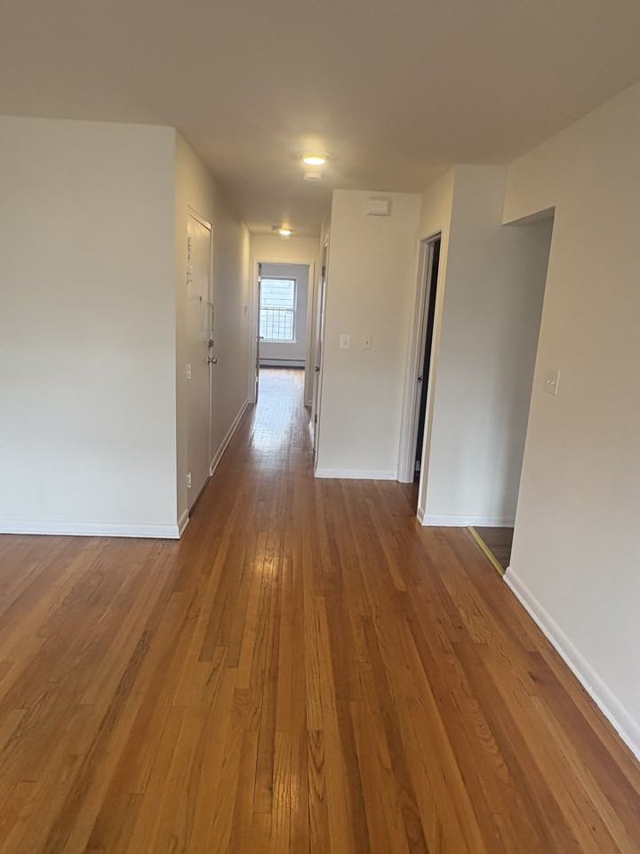 399 Walker St Apt 1b - Photo 2 of 12