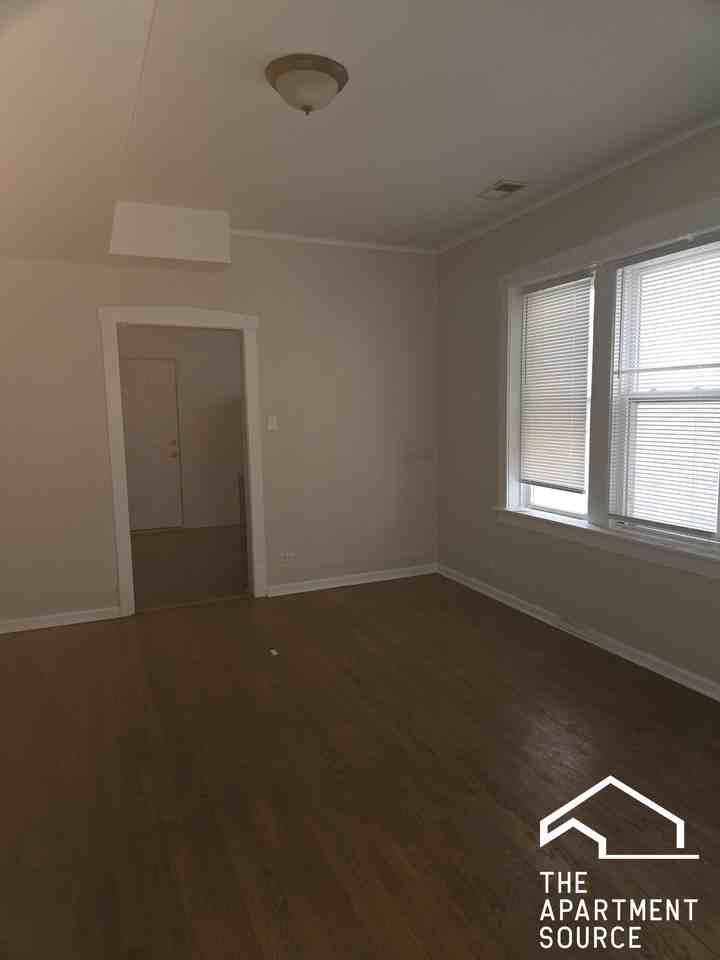 4451 N Hamlin Ave #1 - Photo 3 of 8