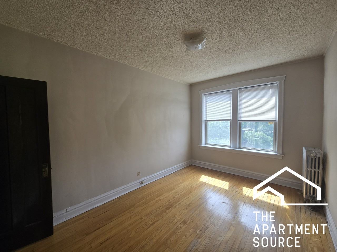 4449 N Hamlin Ave #3 - Photo 4 of 8