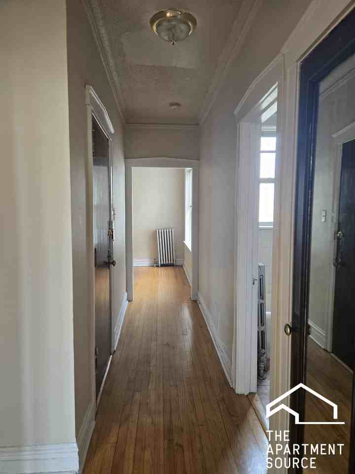 4449 N Hamlin Ave #3 - Photo 5 of 8