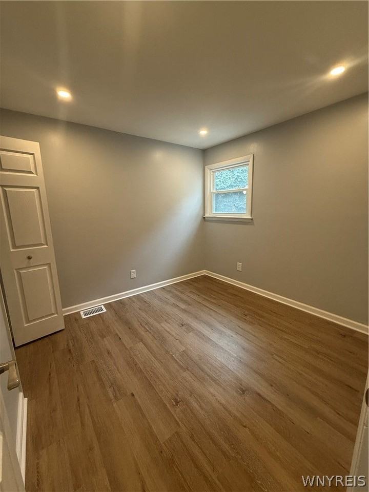 350 Barnard St - Photo 6 of 8