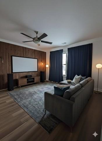290 Northeast 5th Avenue - Photo 4 of 8