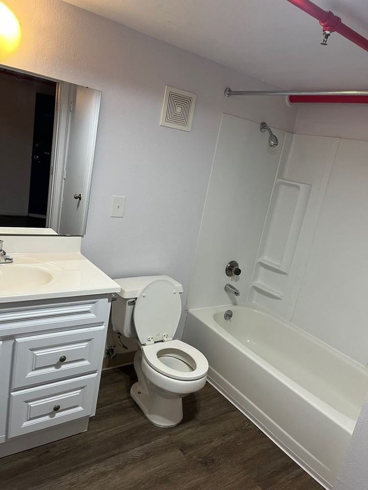 Everett Station Lofts - Photo 2 of 16