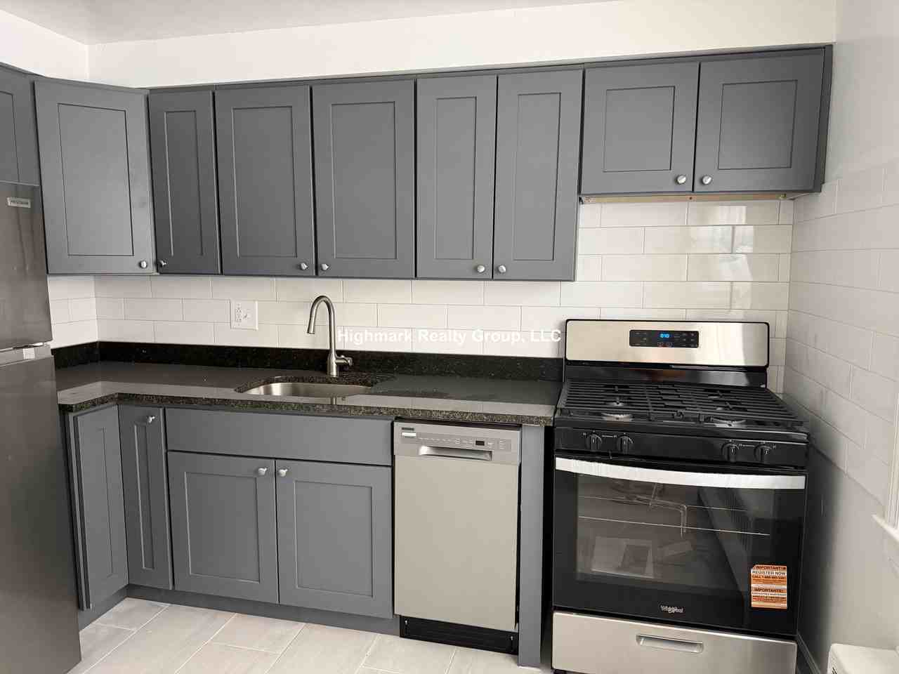 6721 N California Ave #GW1 - Photo 2 of 12