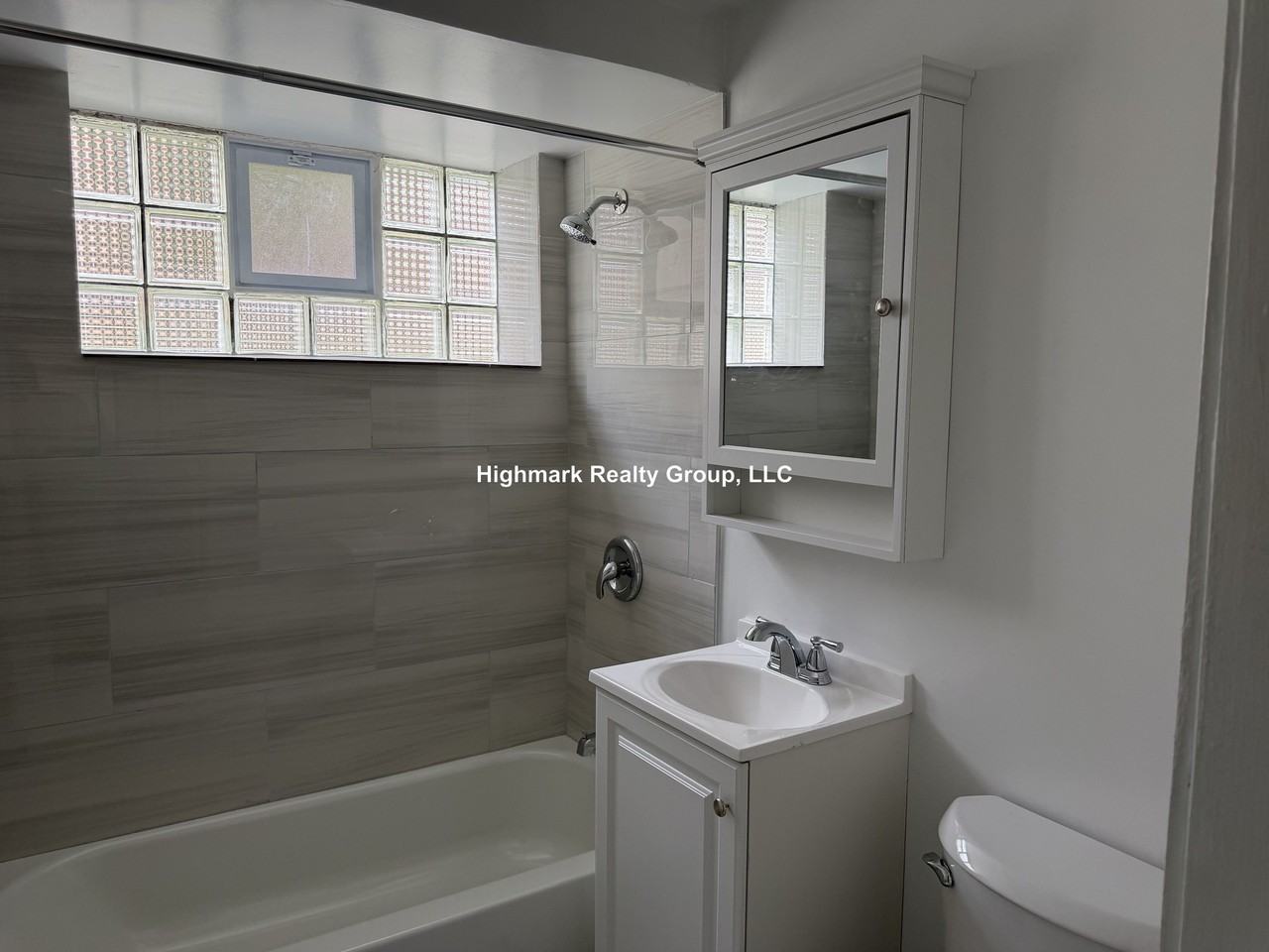 6721 N California Ave #GW1 - Photo 5 of 12