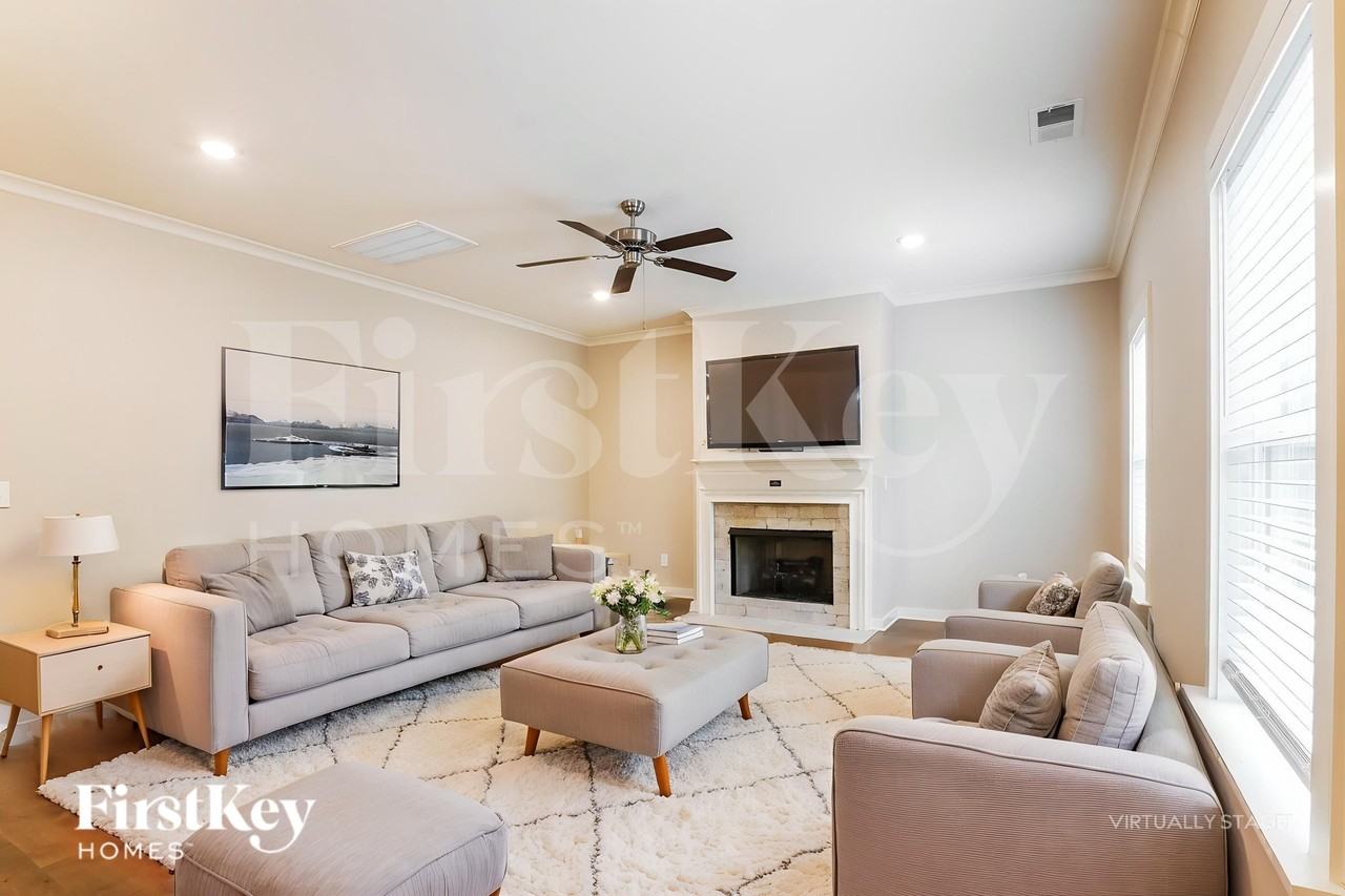 613 Windmill Cir - Photo 3 of 19