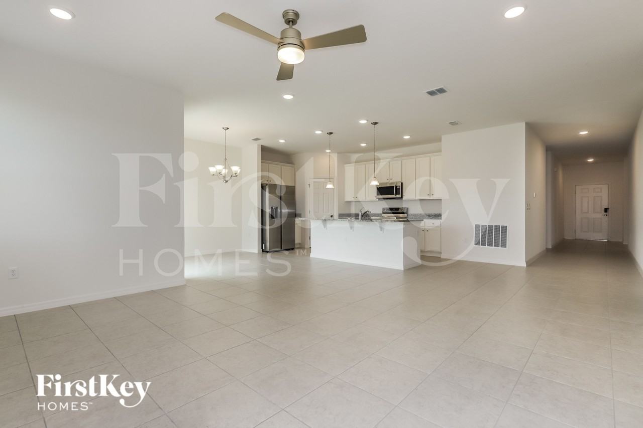 523 Crown Rose Dr - Photo 2 of 16