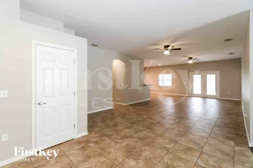 6127 Evansbrook Dr - Photo 3 of 15