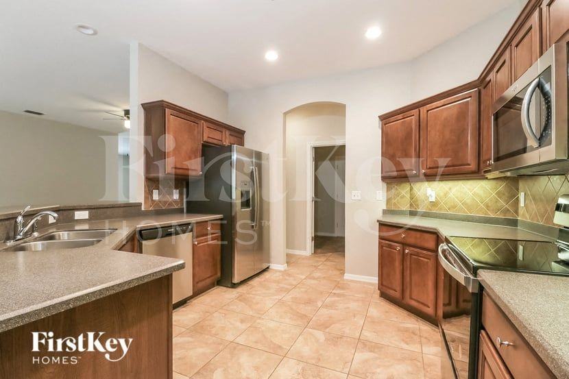 6127 Evansbrook Dr - Photo 5 of 15