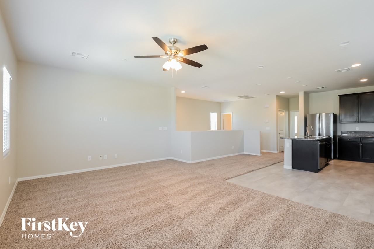 838 N Water St - Photo 6 of 15