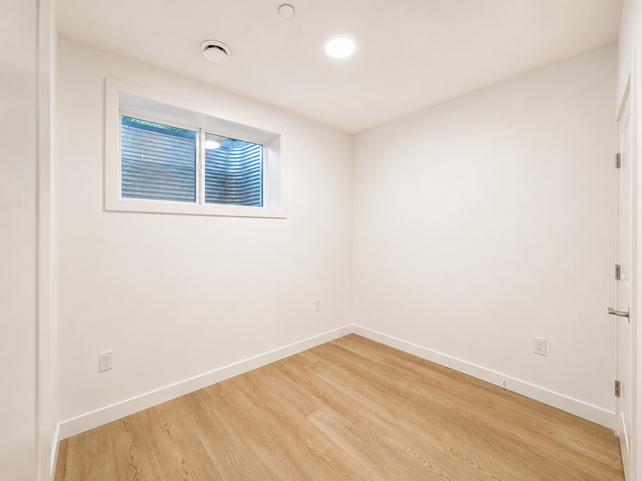 Tuxedo Noir Basement Suite - Photo 7 of 11