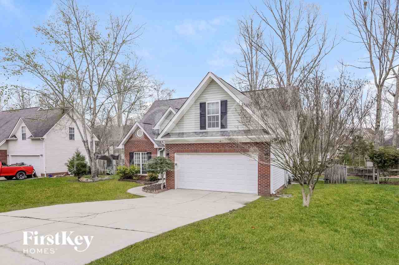 1620 Winthrop Ln - Photo 2 of 15