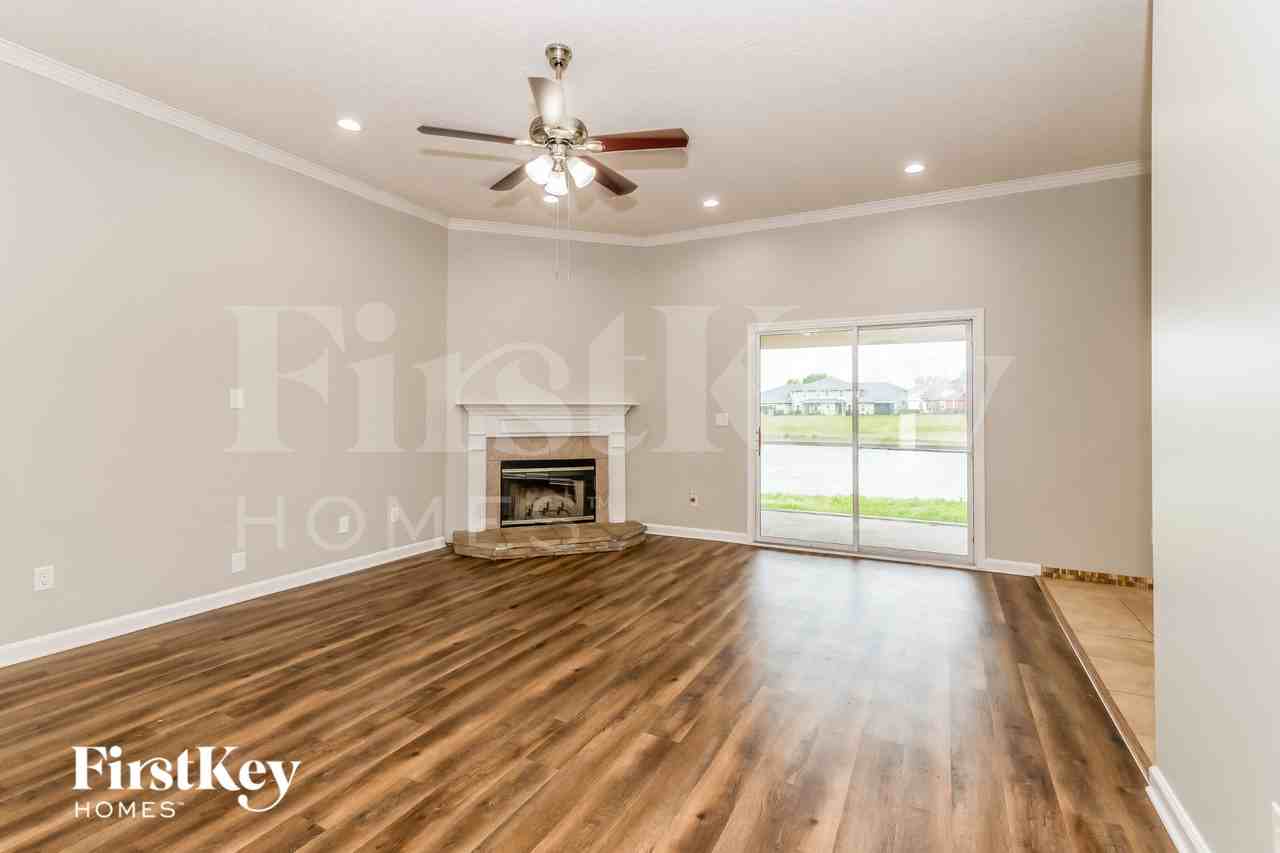 2705 Ravine Hill Dr - Photo 2 of 16