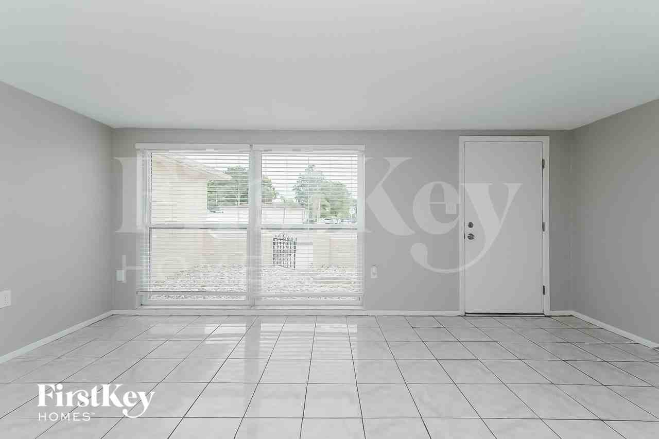7825 Embassy Blvd - Photo 2 of 15