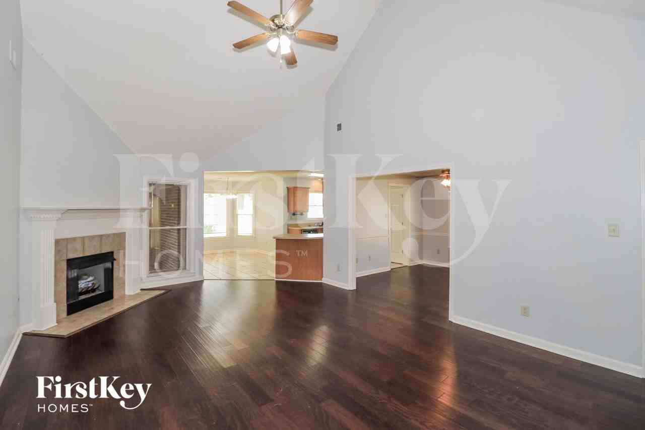 10292 Green Moss Dr N - Photo 4 of 15