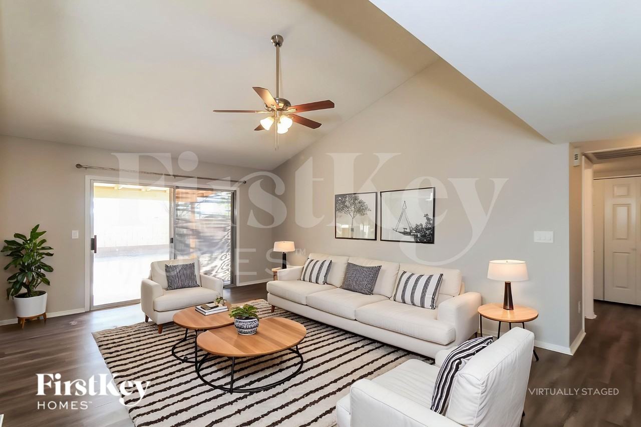 8603 W Diana Ave - Photo 3 of 18