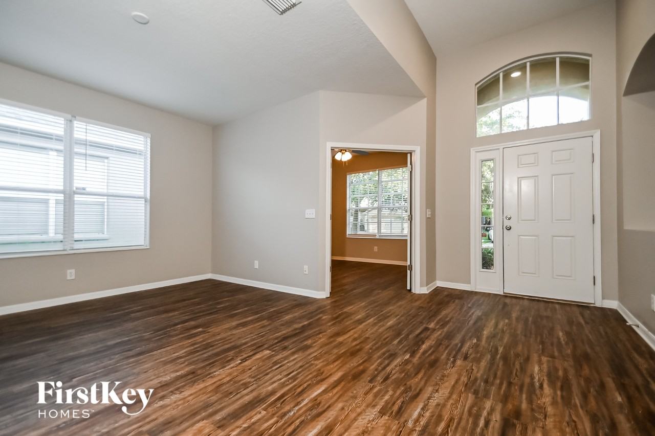 8907 Sandy Plains Dr - Photo 2 of 15