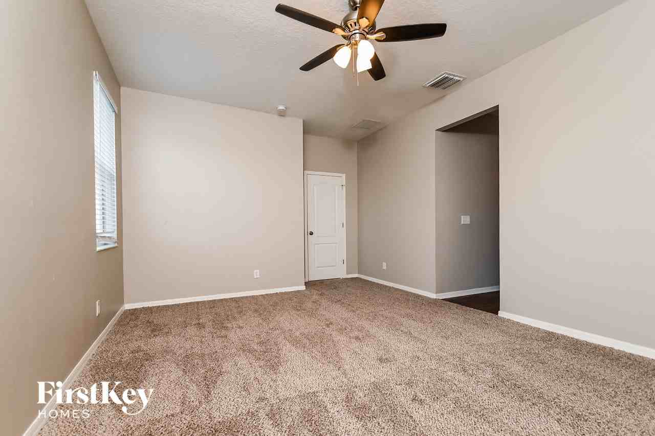 8907 Sandy Plains Dr - Photo 7 of 15