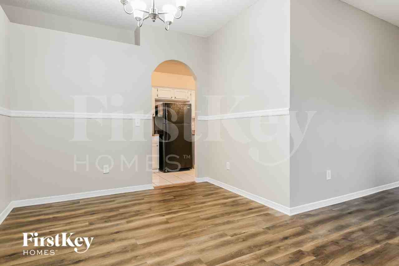495 Lancer Oak Dr - Photo 5 of 15